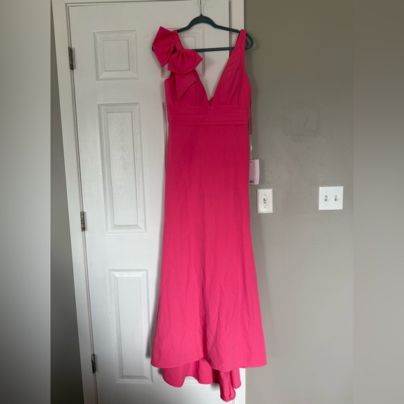 Mac Duggal Dresses & Skirts - MAC DUGGAL Bow Shoulder V Neck Gown Barbie Pink Size 8